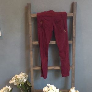 Lululemon cropped leggings with zippered pockets